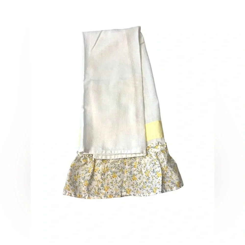 Sunbonnet Sue And Sam Handmade Hand Towels Yellow/white Ruffle Detail Set Of 2 - Picture 6 of 10